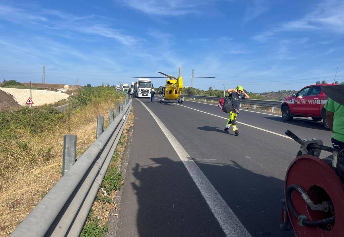 A helicopter ambulance was deployed on the site of the accident. Photo: Radio Una Voce Vicina