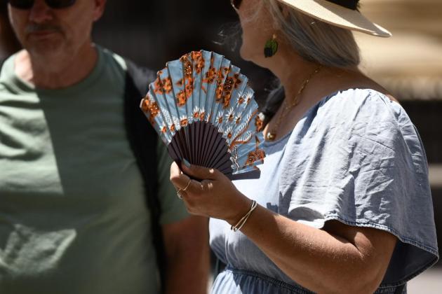 Summer-like temperatures to continue tomorrow and start of next week