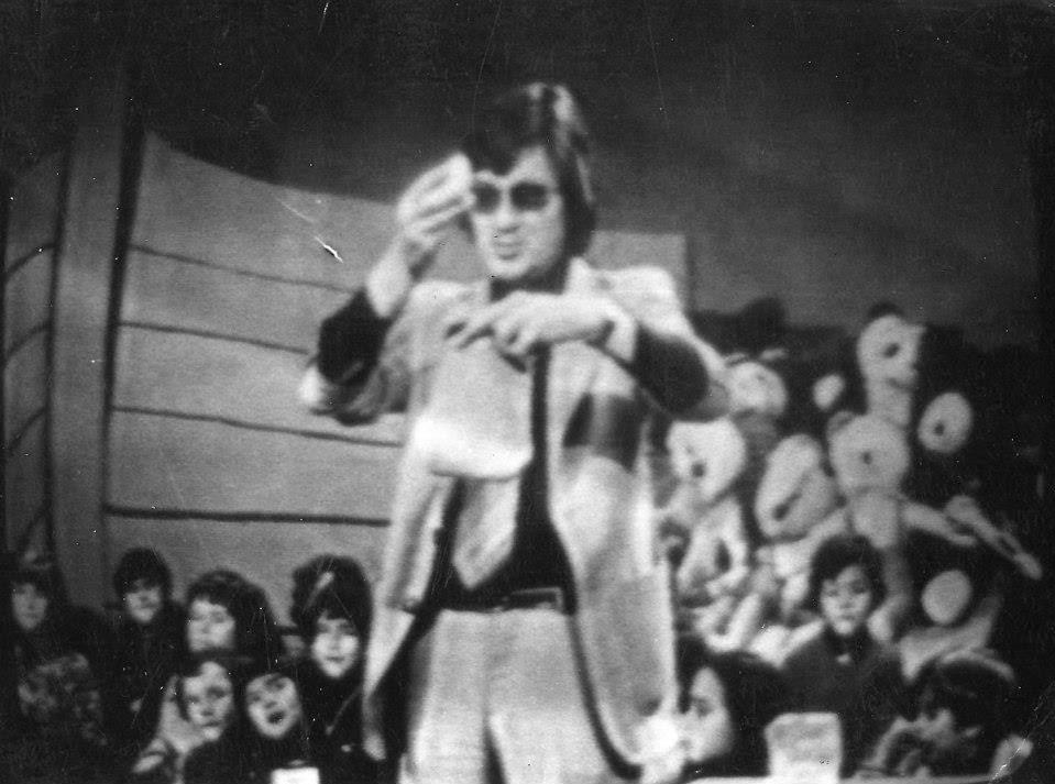 Pul&eacute; back in the day putting the magic into black and white TV.
