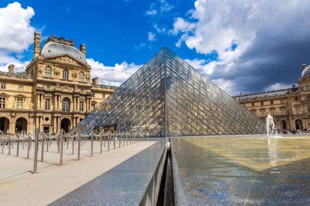 France unveils architects to transform Louvre