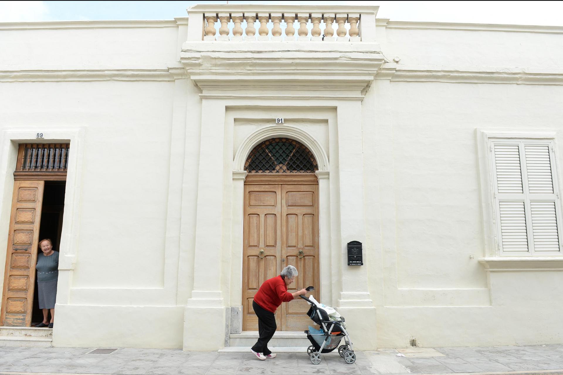 The elderly and others with particular health conditions are still asked to remain indoors as other measures are eased. Photo: Matthew Mirabelli