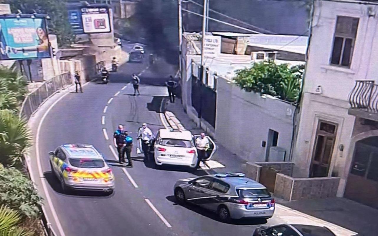 The fire was caused by rubbish in a field adjacent to Triq Aldo Moro in Marsa.