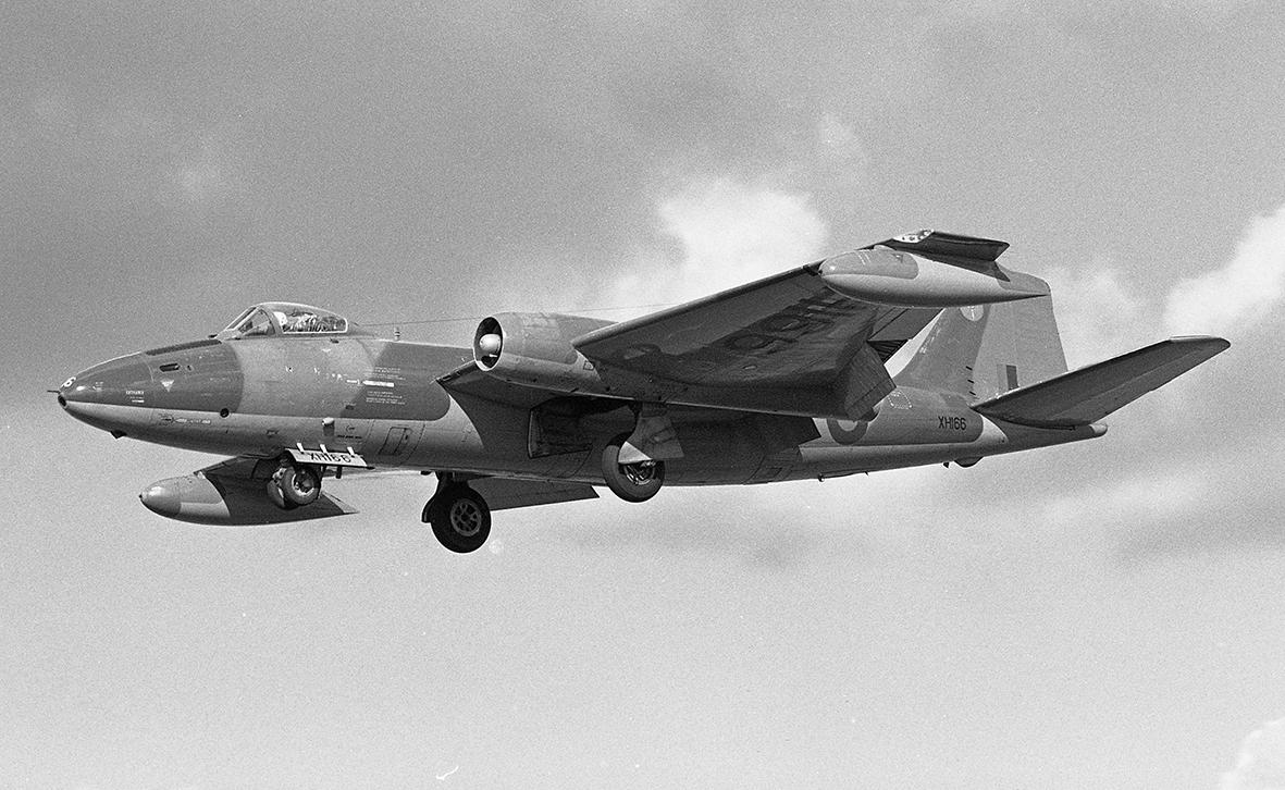 English Electric Canberra PR.9 XH166. Photographed by John Visanich on January 2, 1974.