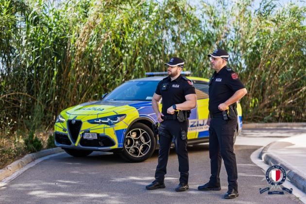 New black uniforms for police rapid intervention officers
