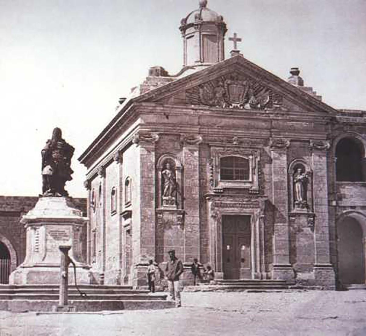 One of Malta&rsquo;s oldest known photographs &ndash; c. 1860? &ndash; is of St Anthony of Padua chapel at Fort Manoel with the bronze statue of Grand Master Vilhena, now at Floriana, beside it.