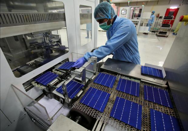 Solar energy boom turns to bust for Indian manufacturers