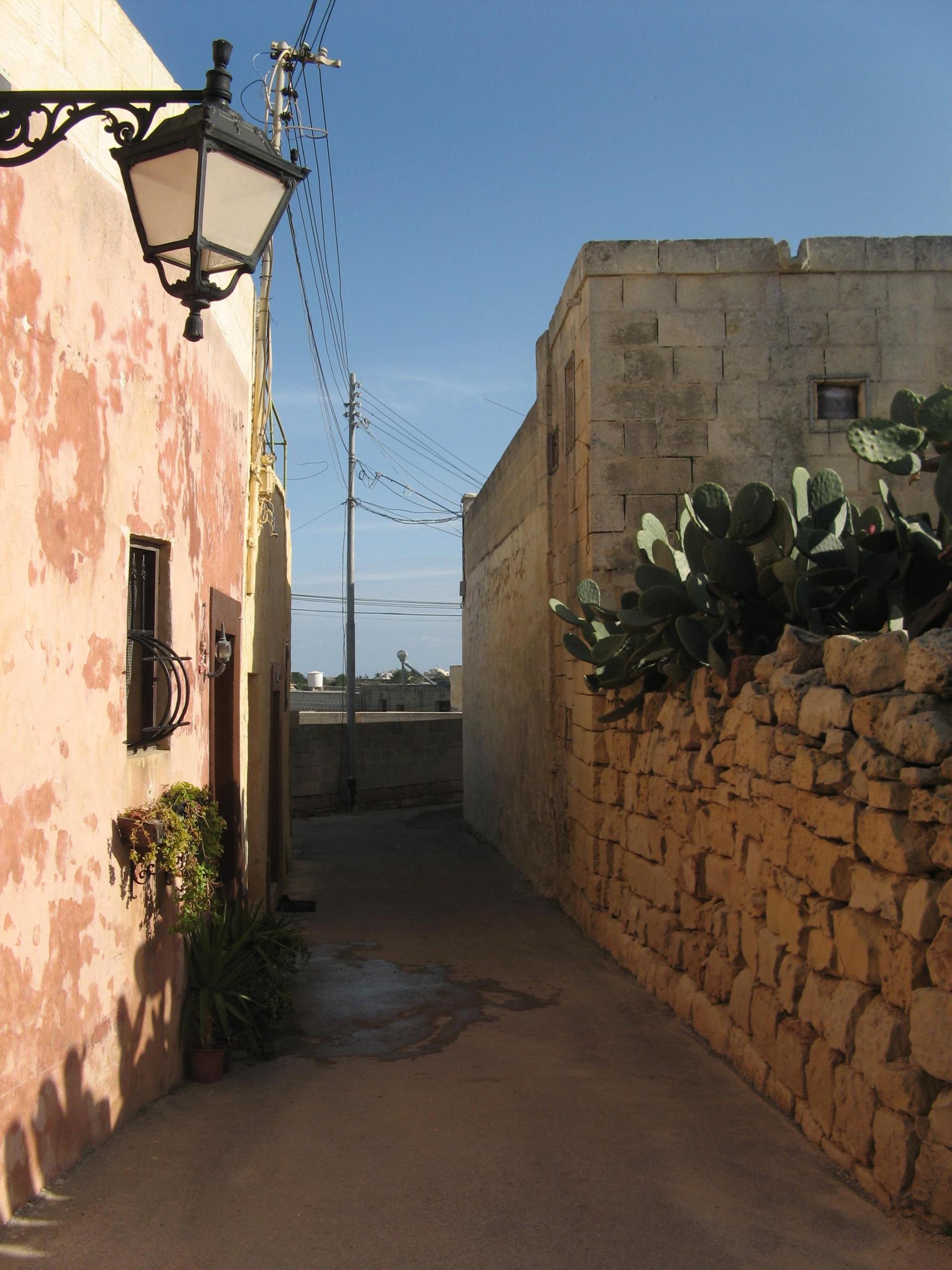 Access to the proposed development was limited to a three-metre-wide alley with just one entry and exit point.