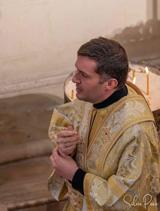 It is not every day that you see a clergyman serving mass wearing a wedding ring. Photo: Silvio Pace