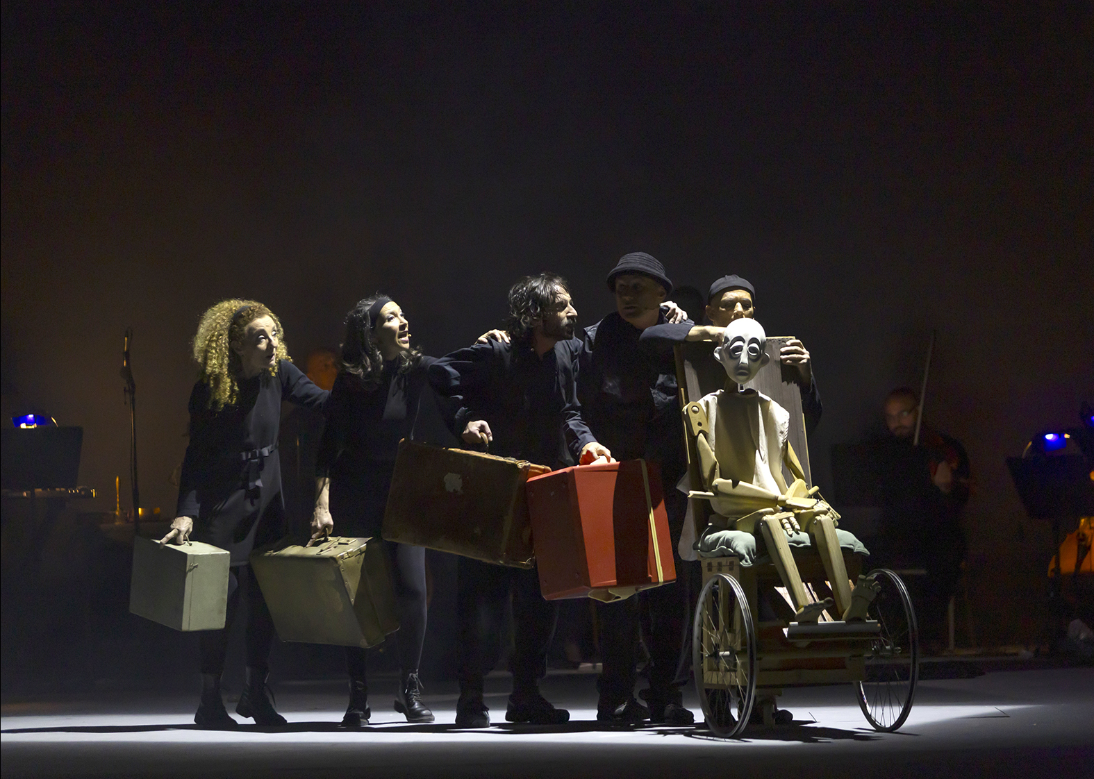 The performers reenacted Leli&rsquo;s memories.