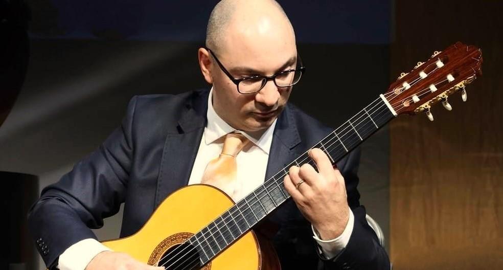 Guitarist Bernard Catania