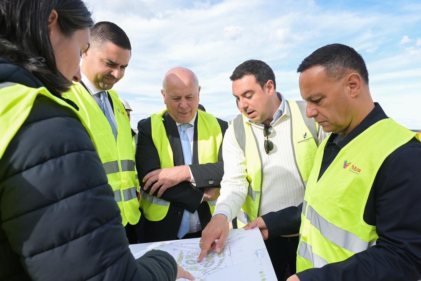 Ministers and the heads of various authorities visited the site. Photo: DOI.