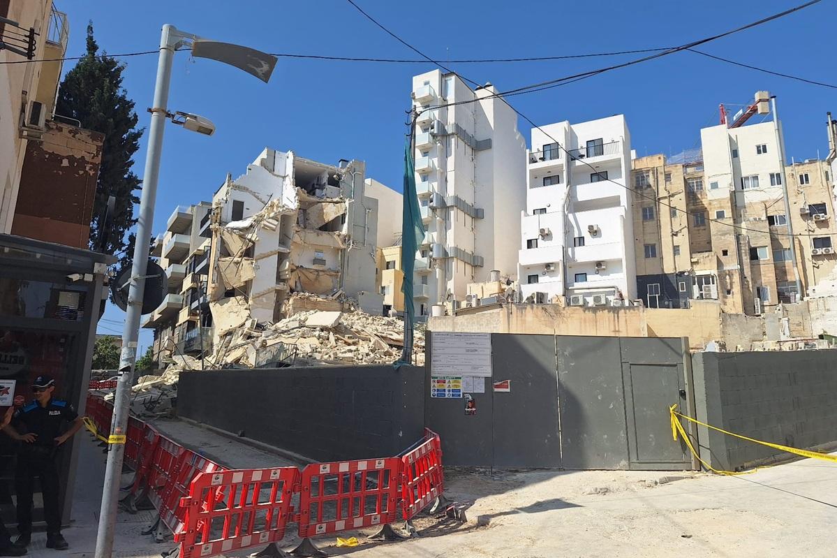 Tania Flats was adjacent to a construction site which had been served with a stop notice the day before. Photo: Emma Borg