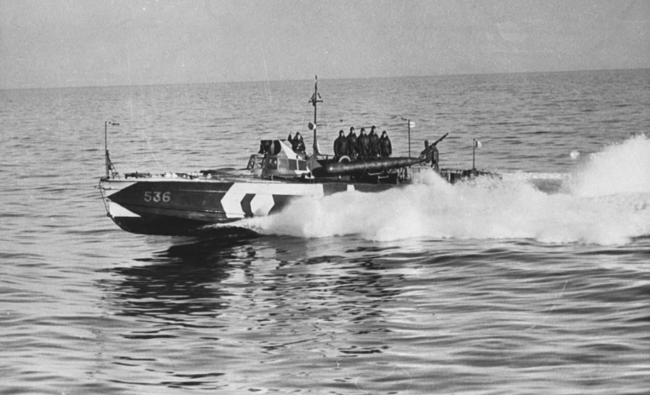 Motoscafo armato silurante (MAS) 536 travelling at speed in the Mediterranean. Photo: Reddit.com