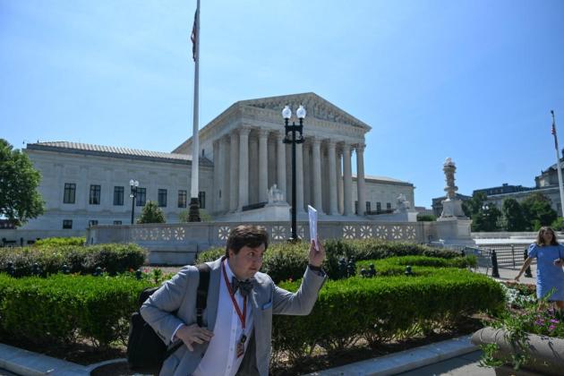 US Supreme Court rejects Trump bid to restrict birthright citizenship
