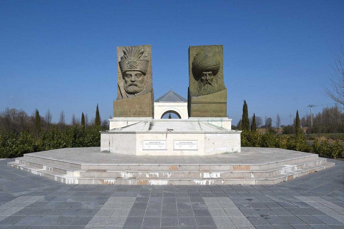 The Hungarian-Turkish Friendship Park. Photo: Pasztilla Aka Attila Terbőcs, Creative Commons