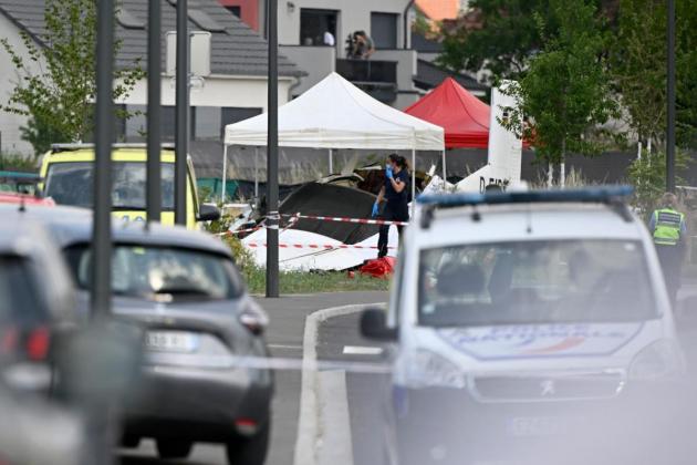Light plane crashes in France, 11 dead