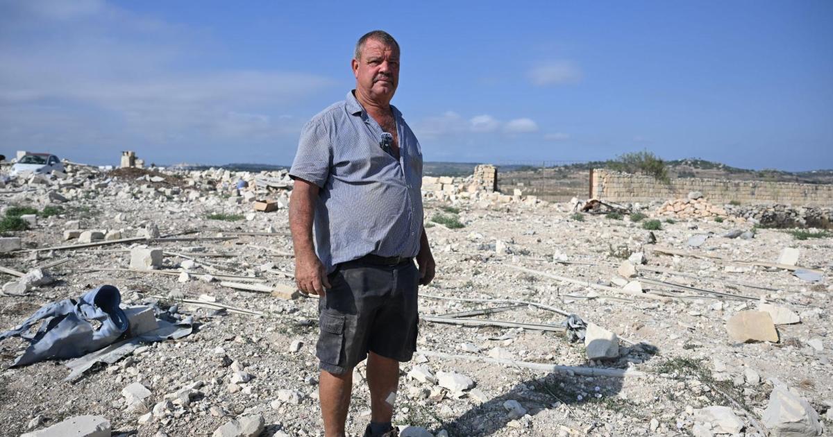 Everything is destroyed: farmer returns to field after fireworks factory blast