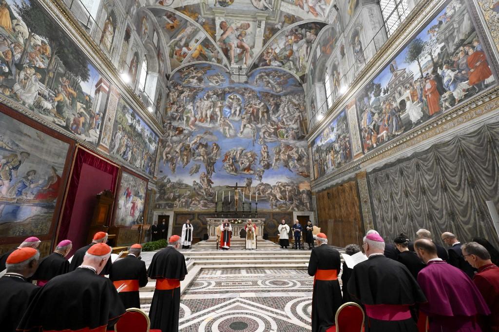 The service took place in the Sistine Chapel. Photo: AFP/Vatican Media