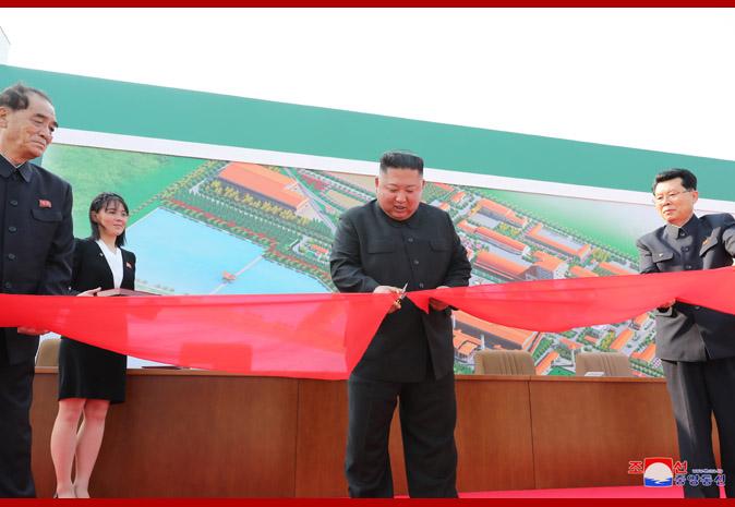 A photo released from North Korea's official Korean Central News Agency on May 2 reportedly shows Kim Jong Un attending a ceremony to mark the completion of Sunchon phosphatic fertilizer factory in South Pyongan province. The report cannot be independently confirmed. Photo: AFP