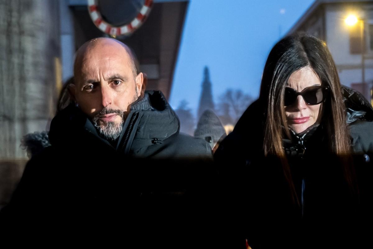 Owners of Le Constellation bar Jacques Moretti (L) and Jessica Moretti arrive for a hearing on Friday. Photo: FABRICE COFFRINI / AFP.