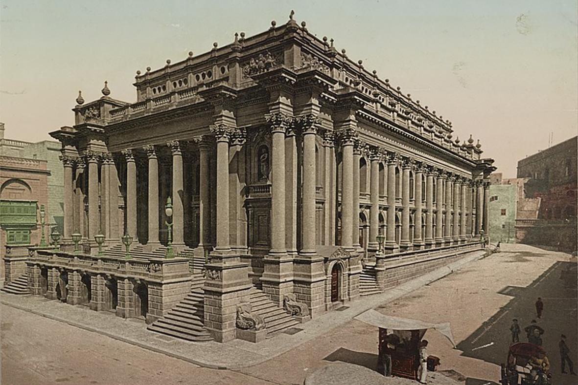 A colourised picture of the exterior of the Royal Opera House in all its glory in pre-war years.