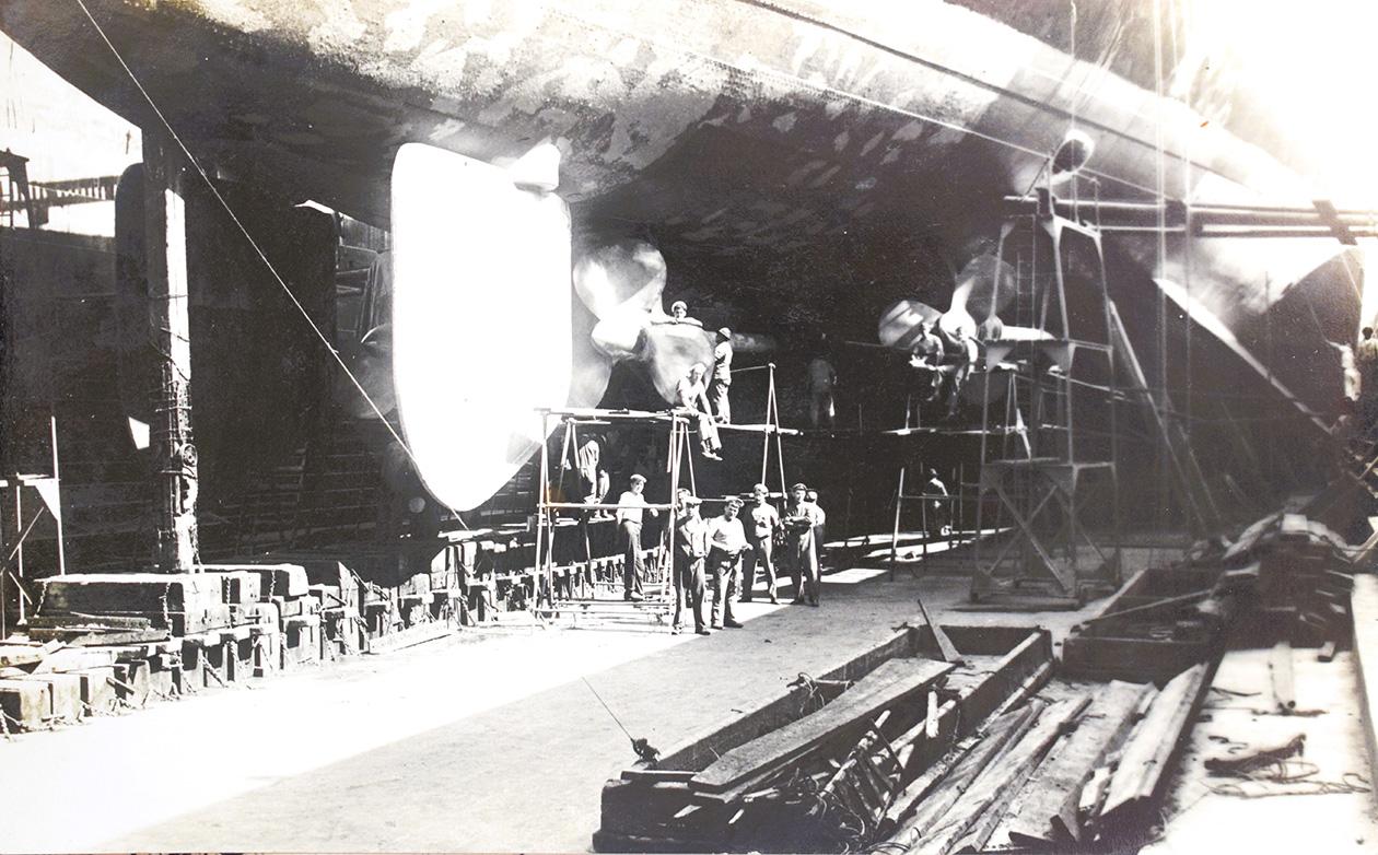 Repairs on HMS 'Benbow' at the Dockyard, 1900s. Photo: Richard Ellis