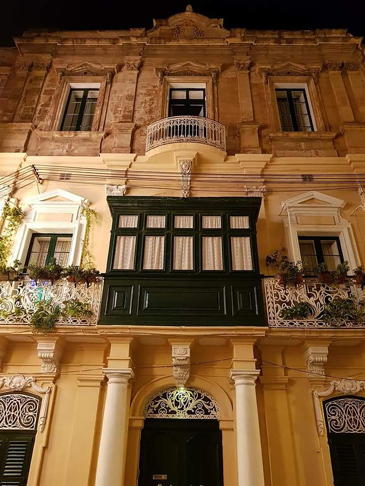 The fa&ccedil;ade of the Panzavecchia family residence in Victory Street, Senglea.