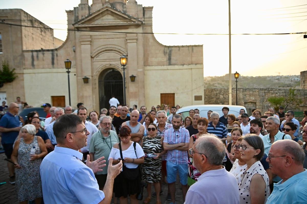 Former PN MP Albert Buttigieg was among those who addressed the residents in Mensija on Thursday evening. Photo: Jonathan Borg