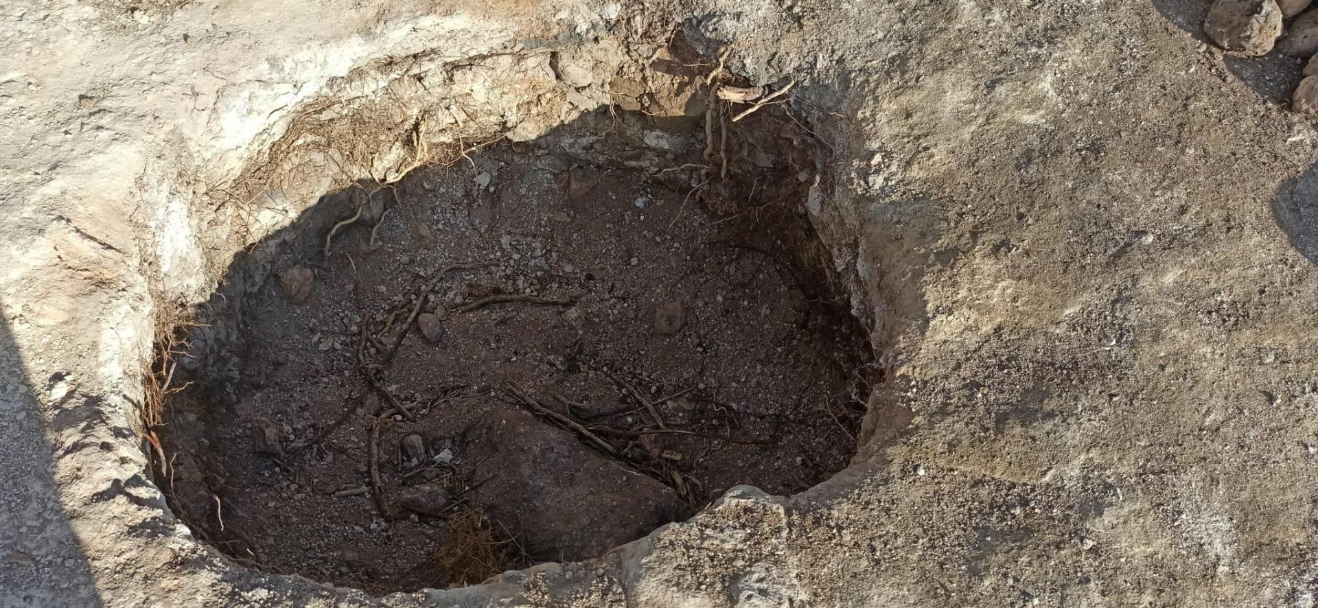 A pit containing human remains at Sta Verna.
