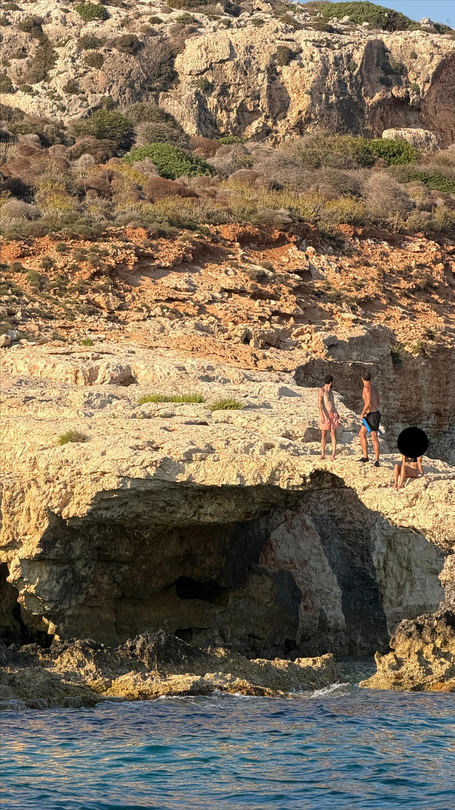 An eyewitness took this photograph "10 minutes before the rock collapsed".