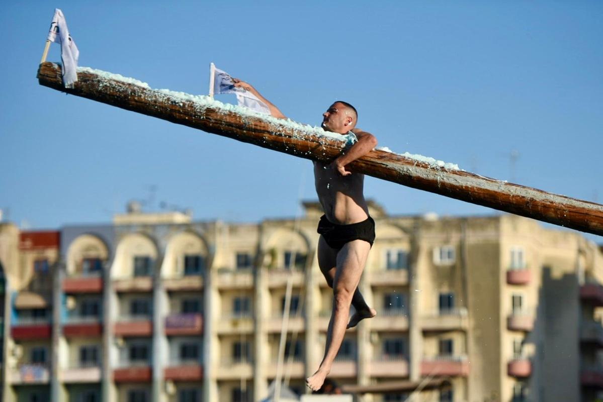 Any trick to capture a flag. Photo: Chris Sant Fournier
