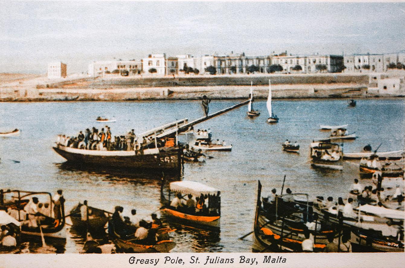 Colourised postcard of a 'ġostra' in St Julian&rsquo;s, published by Maistre.