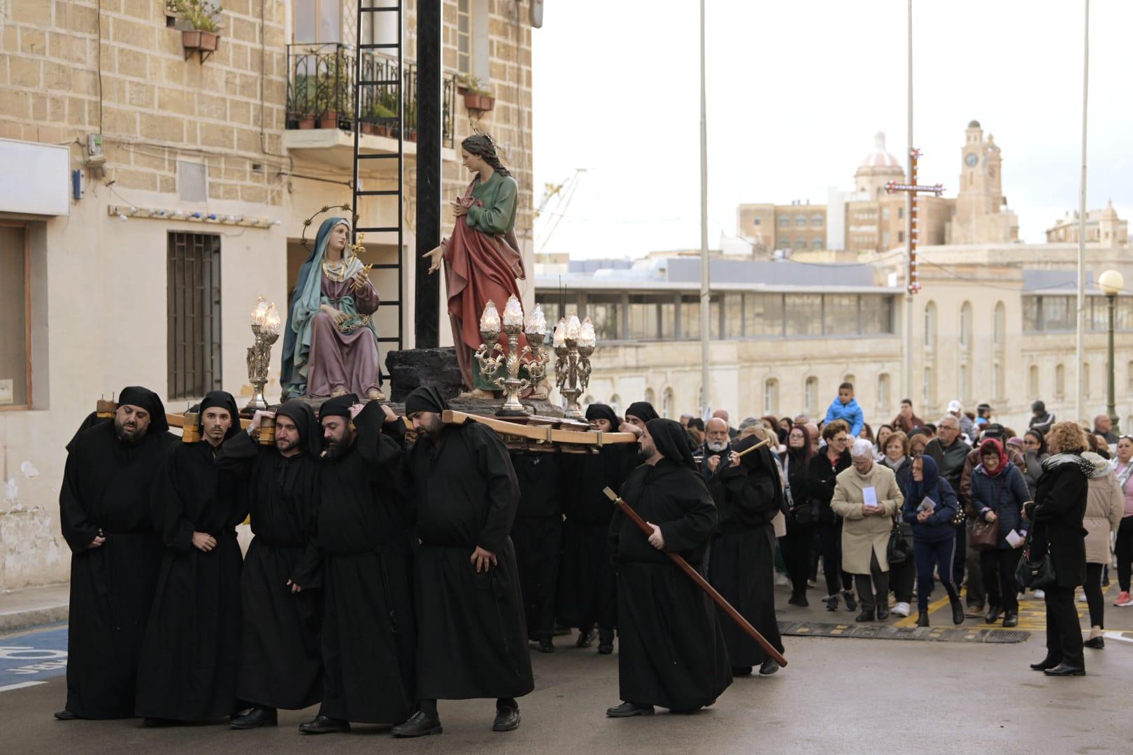 Rain did not hold back the procession in Cospicua. Photo: Matthew Mirabelli