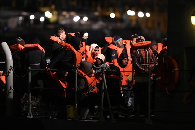 EU countries push for bloc to pay for migrant 'return hubs'