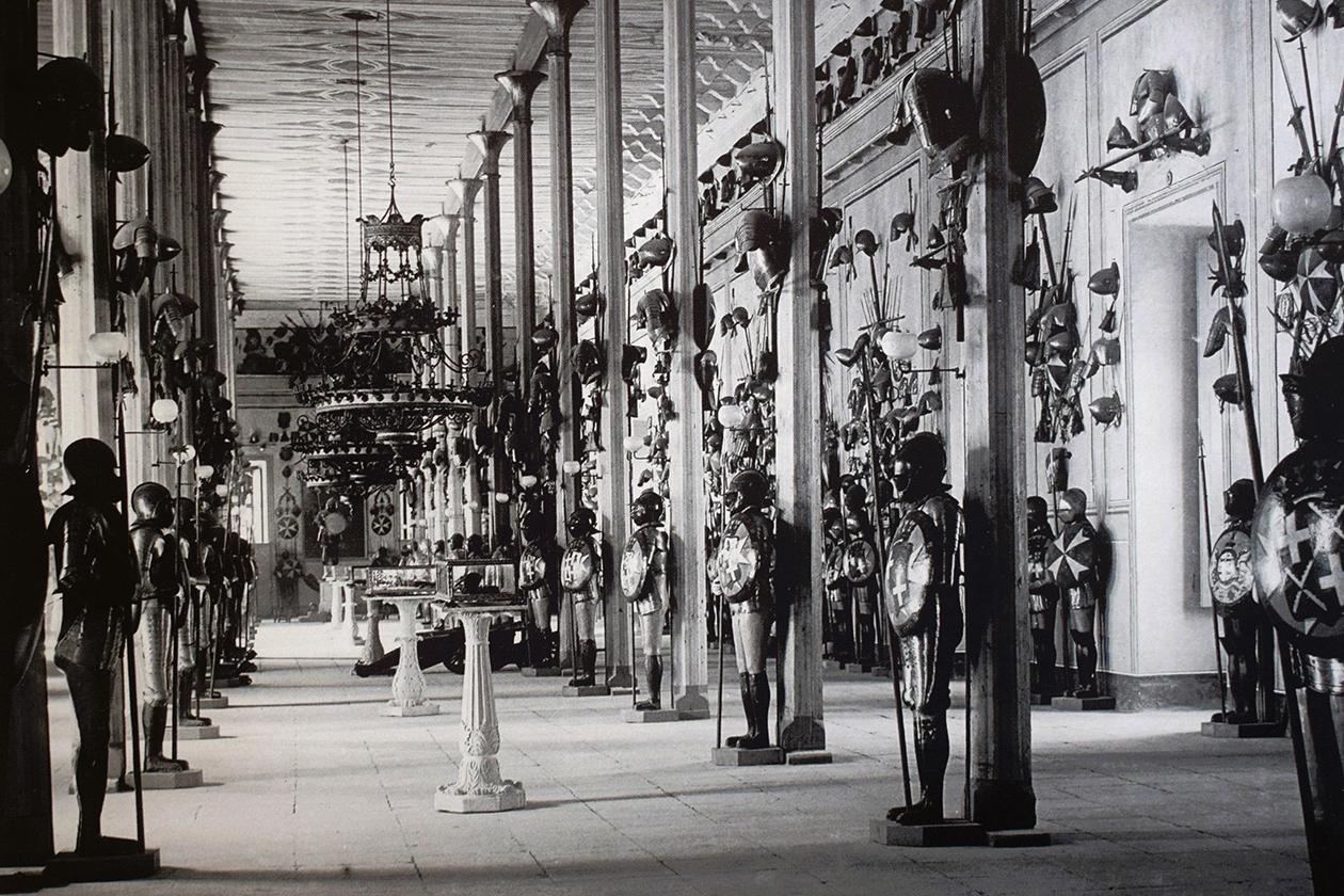 The Armoury at the Palace, 1900s.