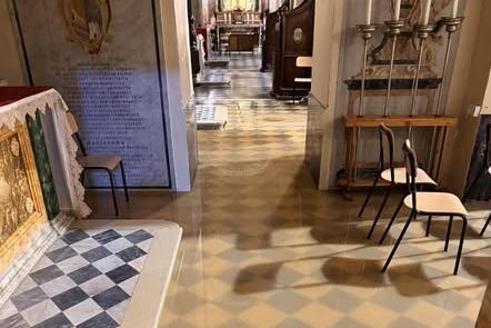 Flooding in the Ta' Ġieżu Church.