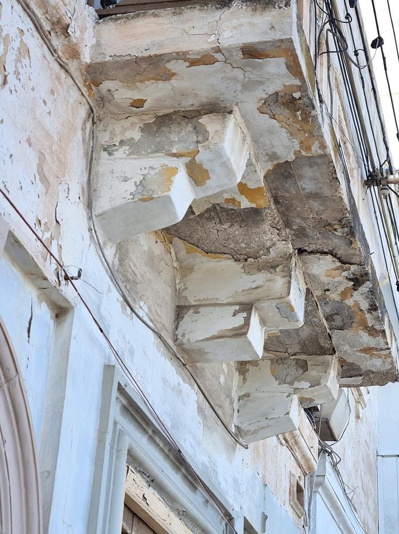 Dangerous balcony in Birżebbuġa