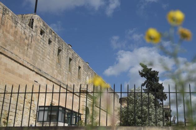 Multiple prison meeting rooms wiretapped by the security service - Lawyers