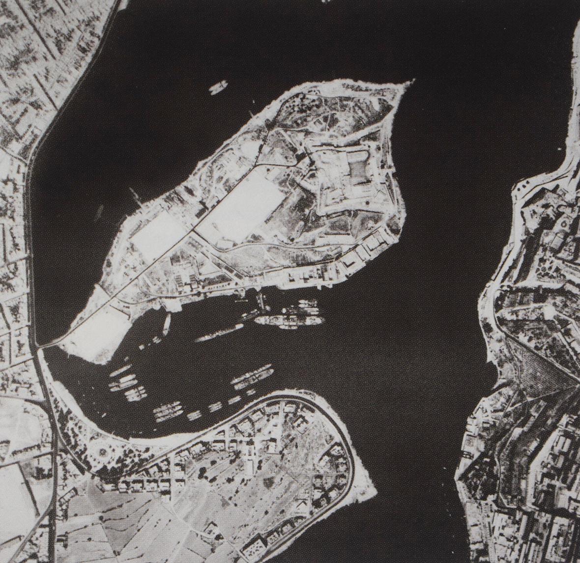 Aerial photo of Manoel Island, 1930s