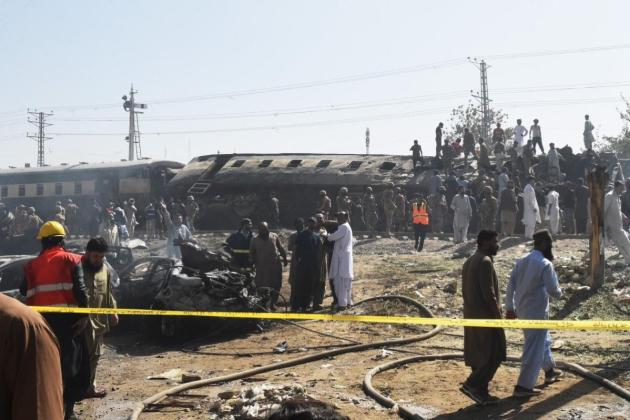 At least 24 killed in Pakistan train blast