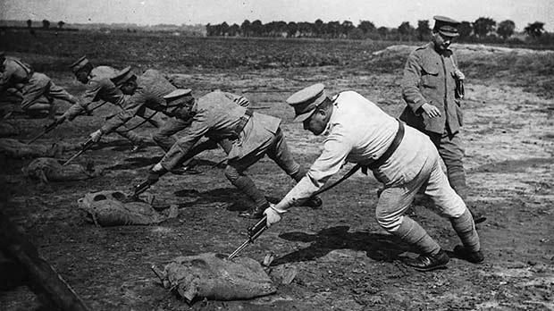 Portuguese soldiers in bayonet training.