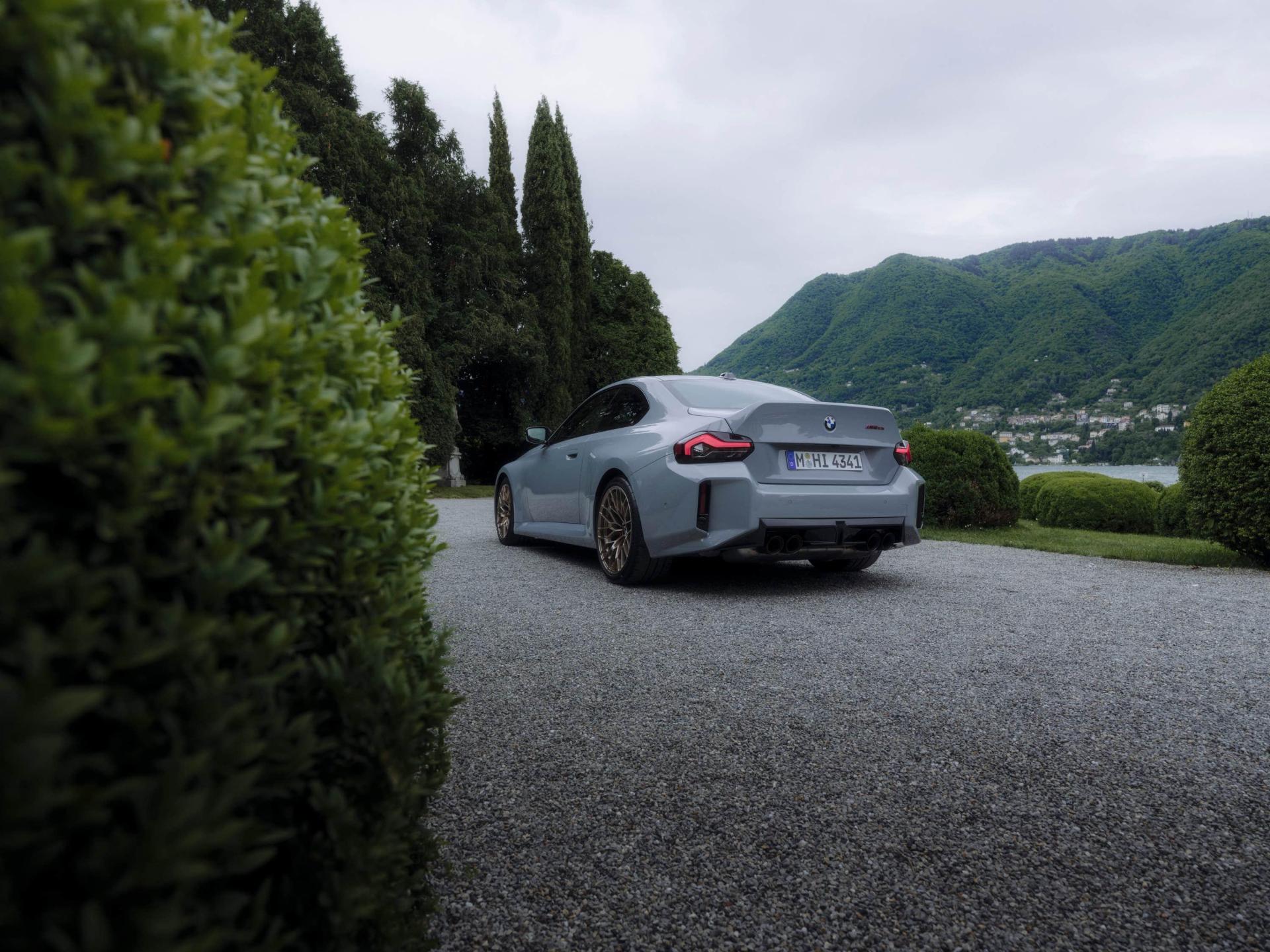 There&rsquo;s a large ducktail at the rear of the car.