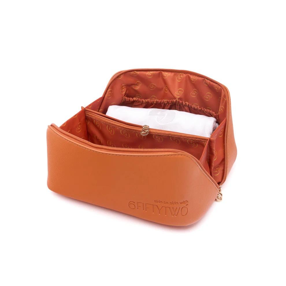 6FIFTYTWO&reg;&rsquo;S carry-all bags are a compact yet spacious solution for all storage needs.
