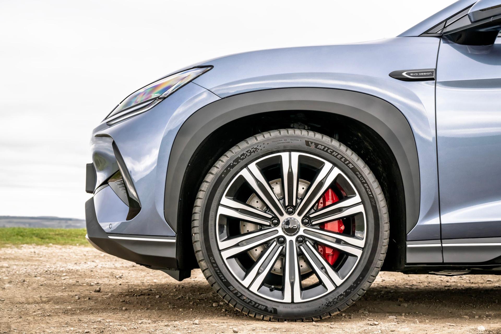 Large wheels do spoil the ride somewhat.