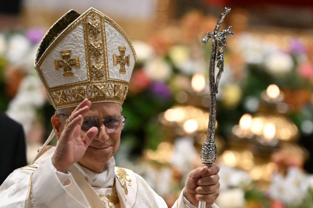 Pope Leo XIV greets people at the end of the Easter vigil as part of the Holy Week celebrations, at St Peter's basilica in the Vatican on April 4, 2026. Photo: AFP