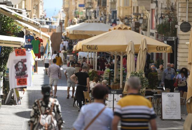 Upper Half of Merchant Street full of street furniture. Photo Matthew Mirabelli