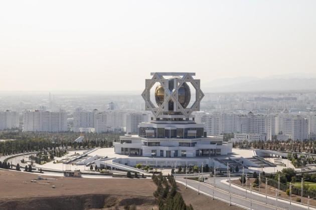 Ultra-reclusive Turkmenistan slowly opens up to tourists