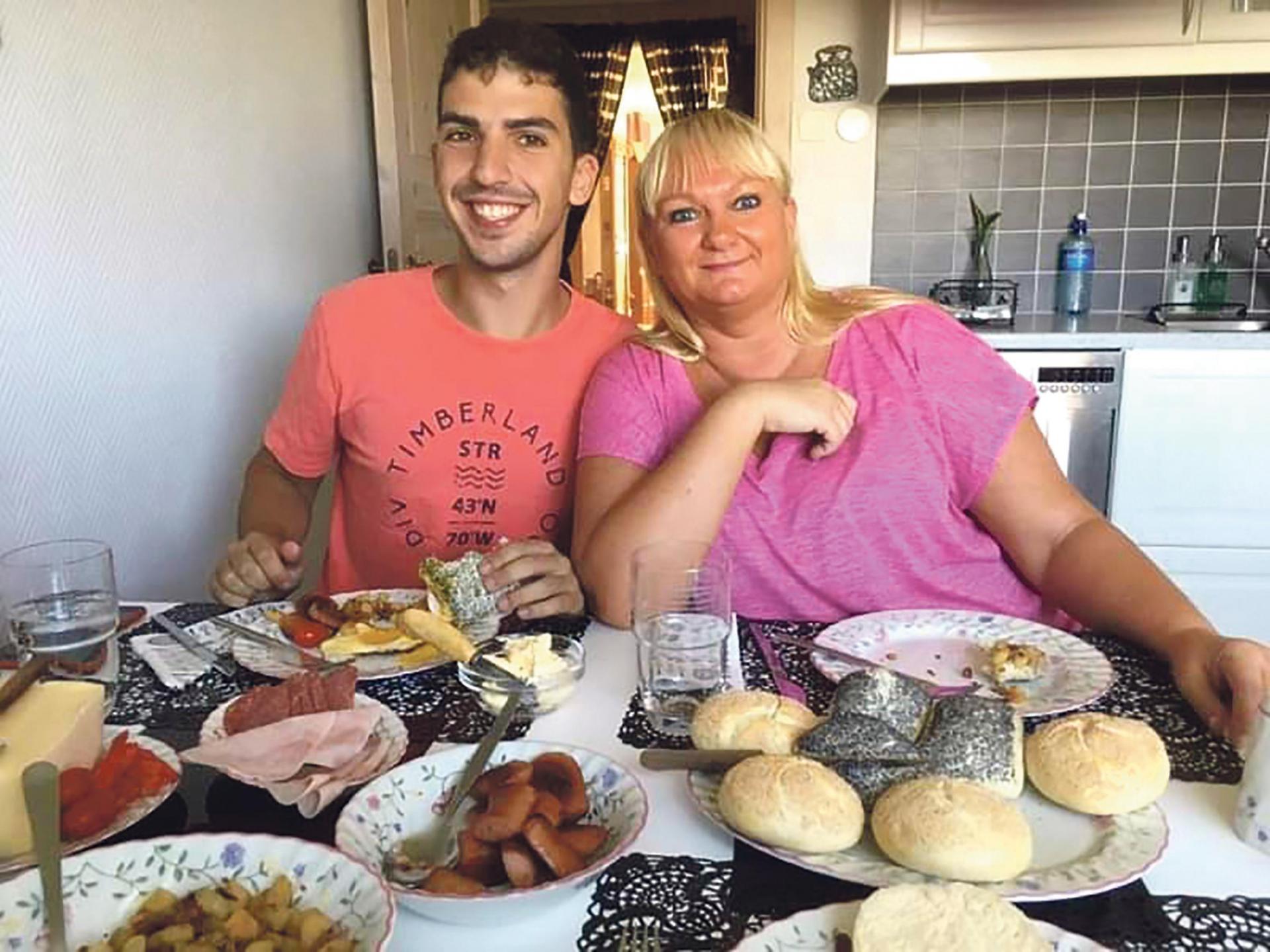 Matt Cassar and Tonje Seim, who hosted the blogger.