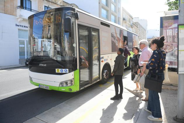 ADPD: Fix traffic with bus lanes, not 'magical' AI solutions