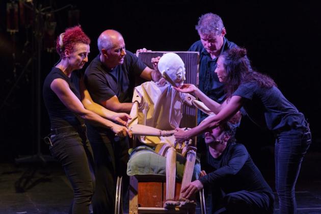 When theatre brings the inanimate to life